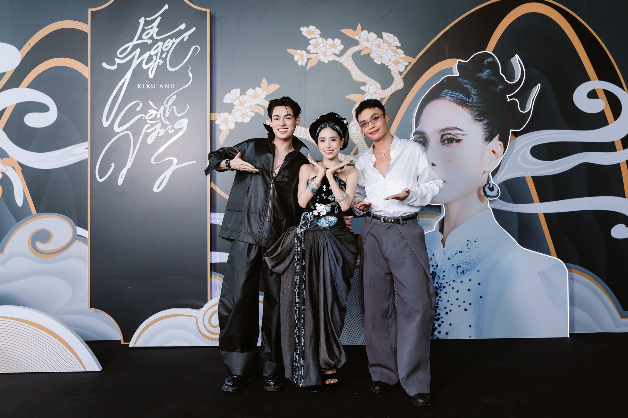 "LA NGOC CANH VANG" - CA NUONG KIEU ANH — image 2 of 8